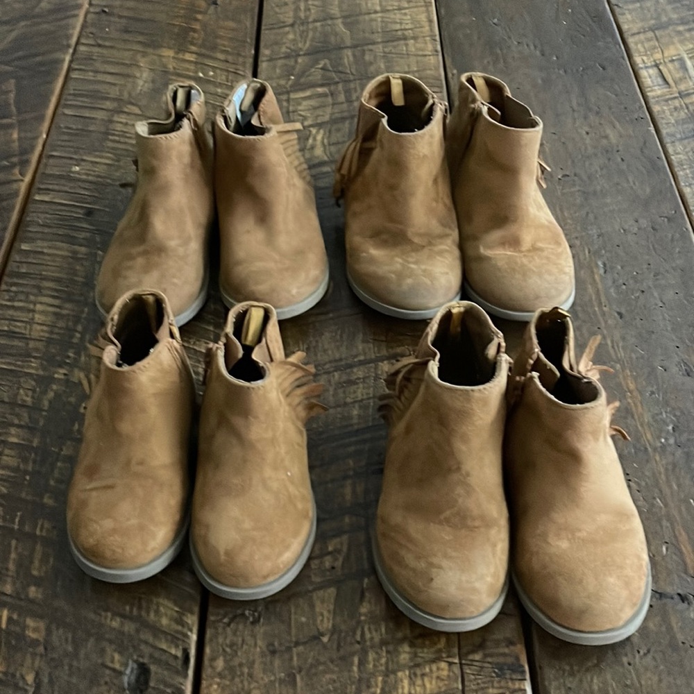 Old navy booties, ankle boots.